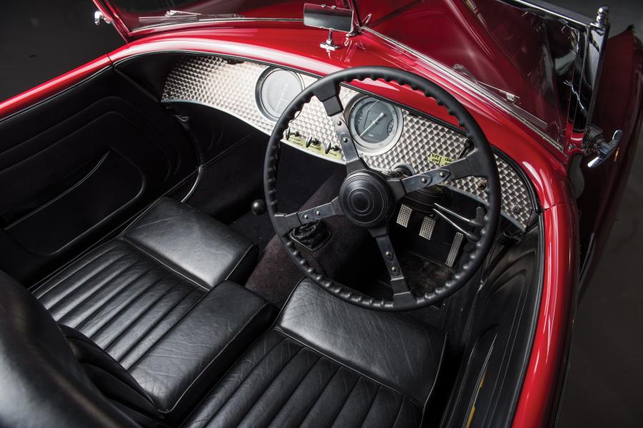 Интерьер Amilcar Pegase G36 Boattail Roadster 1935 года  (фото 11 из 30)
